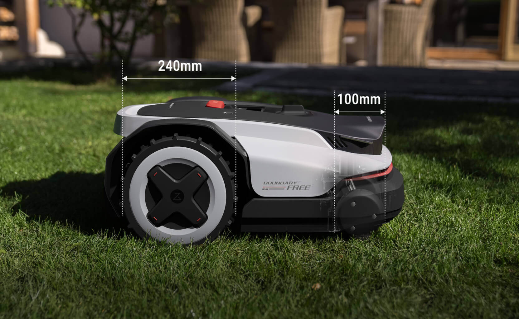 Roborock RockNeo Q1 z velikimi kolesi za stabilno vožnjo po trati